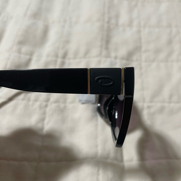 Oscar de la renta black sunglasses - Picture 3 of 6